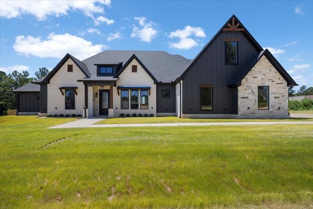 17402 Woodcrest Circle, Lindale, TX 75771