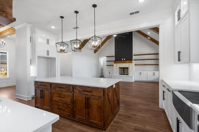 17402 Woodcrest Circle, Lindale, TX 75771
