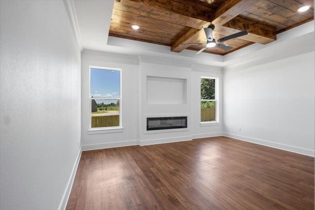 17402 Woodcrest Circle, Lindale, TX 75771