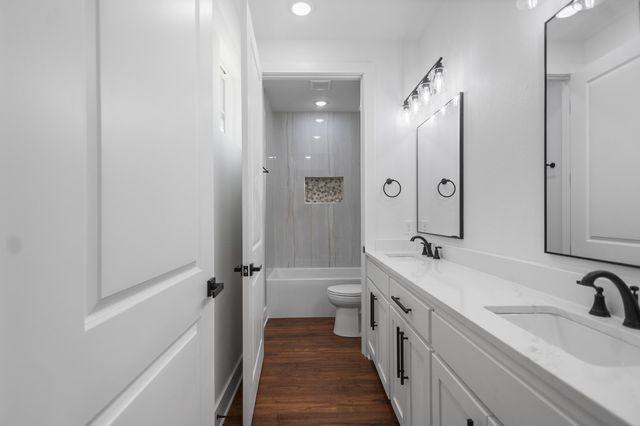 17402 Woodcrest Circle, Lindale, TX 75771