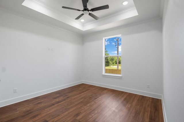 17402 Woodcrest Circle, Lindale, TX 75771