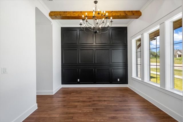 17402 Woodcrest Circle, Lindale, TX 75771