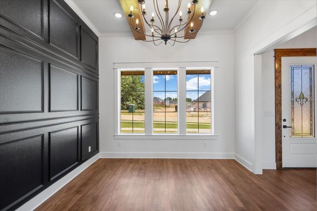 17402 Woodcrest Circle, Lindale, TX 75771