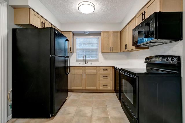 609 W REMINGTON ROAD, Lakeland, FL 33813