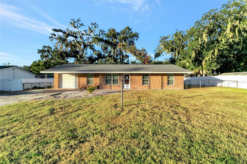 Image 1 of property listing at 609 W REMINGTON ROAD, Lakeland, FL 33813