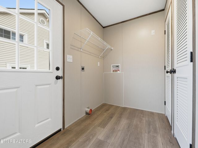 729 Siluria St, Harriman, TN 37748