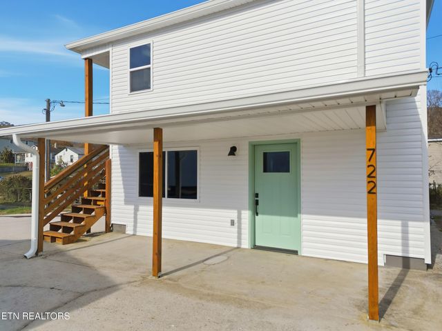 729 Siluria St, Harriman, TN 37748