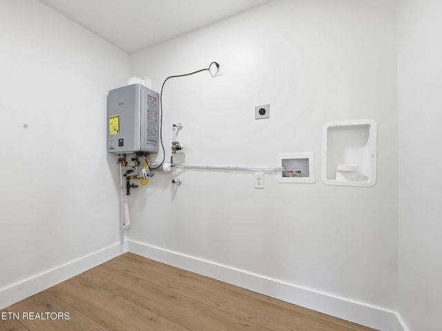 729 Siluria St, Harriman, TN 37748