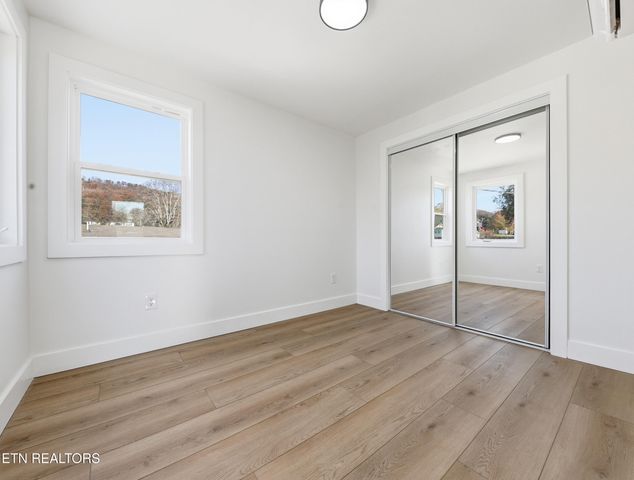 729 Siluria St, Harriman, TN 37748