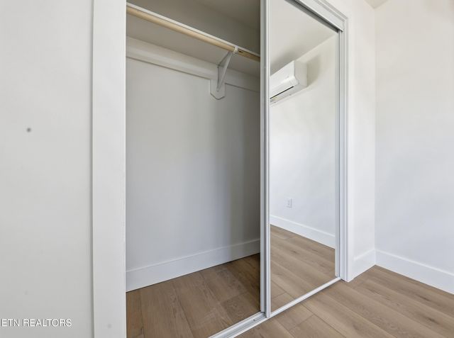 729 Siluria St, Harriman, TN 37748