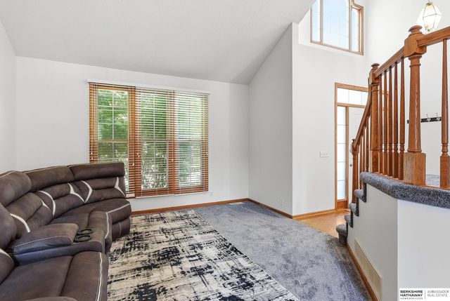 16623 Taylor Street, Omaha, NE 68116