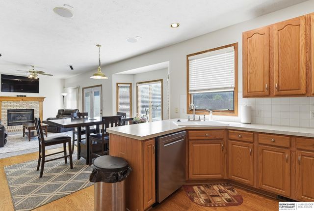 16623 Taylor Street, Omaha, NE 68116