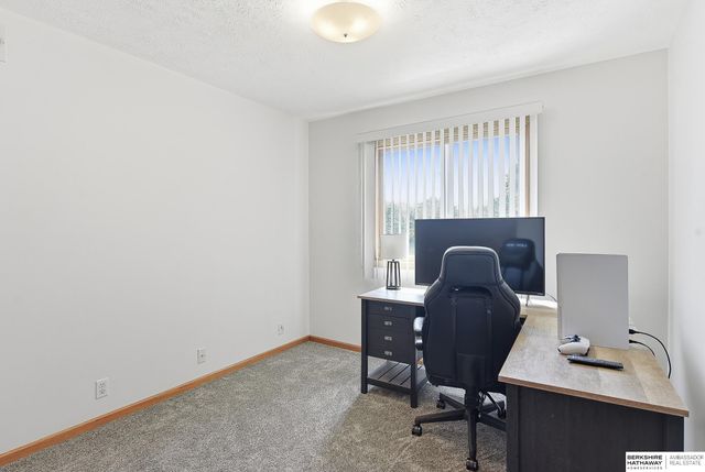 16623 Taylor Street, Omaha, NE 68116