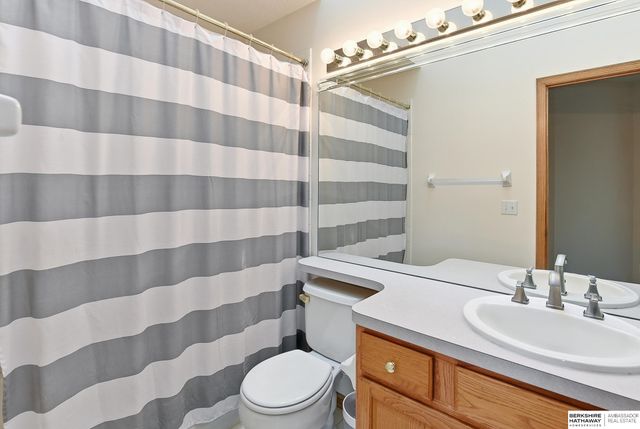 16623 Taylor Street, Omaha, NE 68116