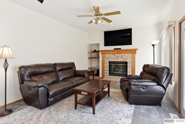 16623 Taylor Street, Omaha, NE 68116