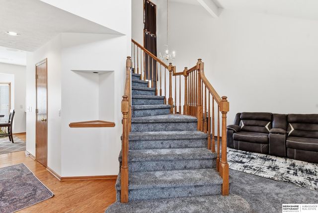 16623 Taylor Street, Omaha, NE 68116