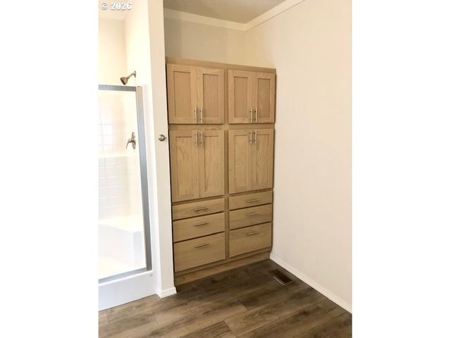 1025 S 6th 82, Harrisburg, OR 97446