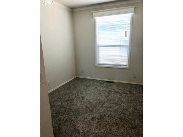 1025 S 6th 82, Harrisburg, OR 97446