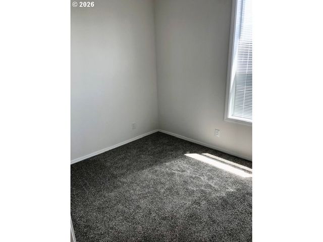 1025 S 6th 82, Harrisburg, OR 97446
