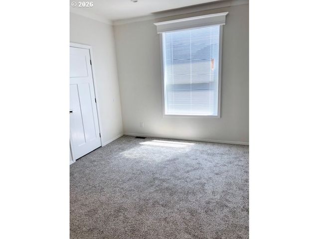 1025 S 6th 82, Harrisburg, OR 97446