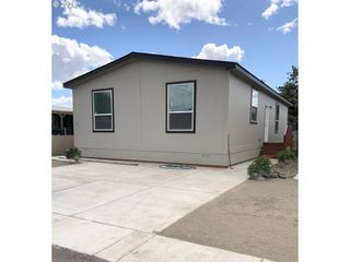 1025 S 6th 82, Harrisburg, OR 97446