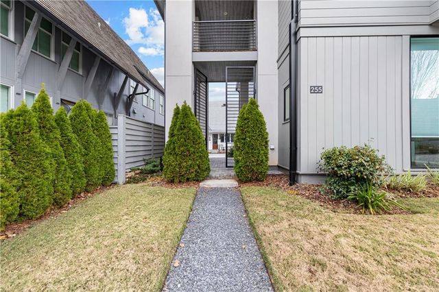 255 High Street, Fayetteville, GA 30214