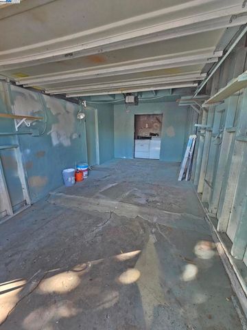 39 Harbor Dr, Bay Point, CA 94565