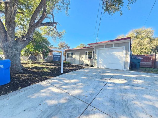 39 Harbor Dr, Bay Point, CA 94565