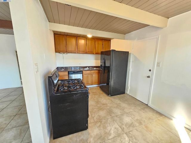 39 Harbor Dr, Bay Point, CA 94565