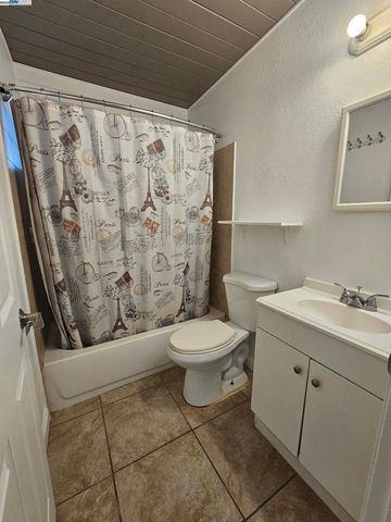 39 Harbor Dr, Bay Point, CA 94565