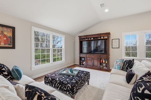 674 Hill Rd, Brentwood, TN 37027