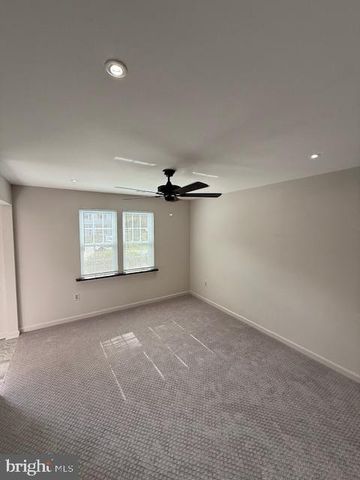 3178 VANDERBILT CT, Woodbridge, VA 22192