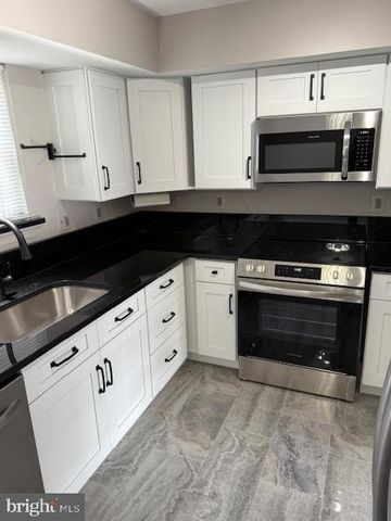 3178 VANDERBILT CT, Woodbridge, VA 22192
