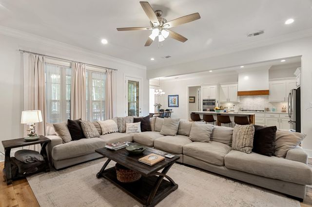 12 Pinehill, Hattiesburg, MS 39402