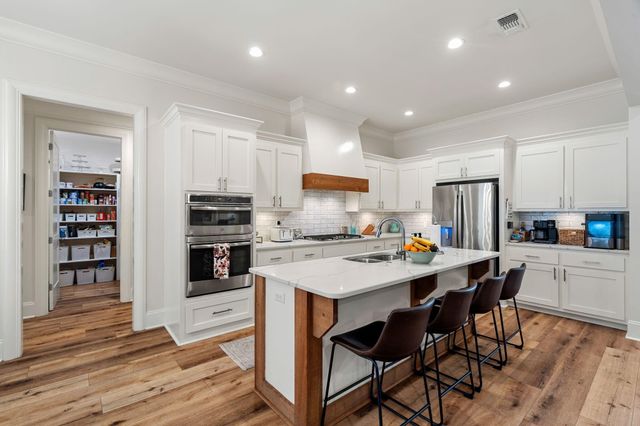 12 Pinehill, Hattiesburg, MS 39402