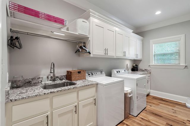 12 Pinehill, Hattiesburg, MS 39402