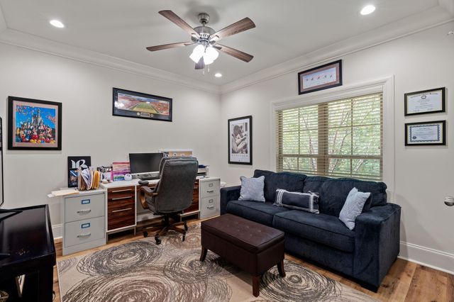 12 Pinehill, Hattiesburg, MS 39402