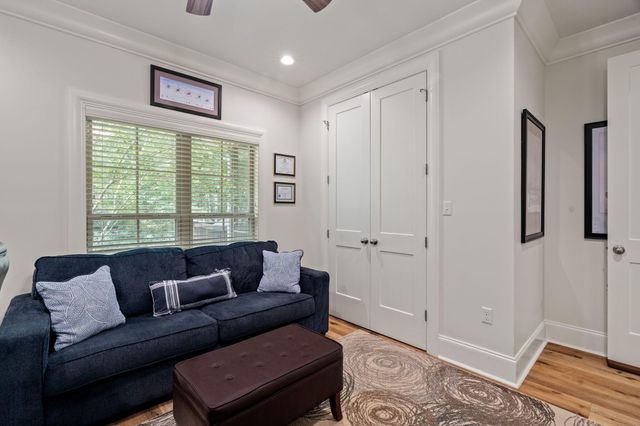12 Pinehill, Hattiesburg, MS 39402