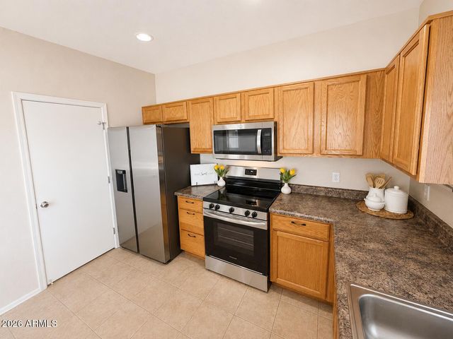 5158 W SHAW BUTTE Drive, Glendale, AZ 85304