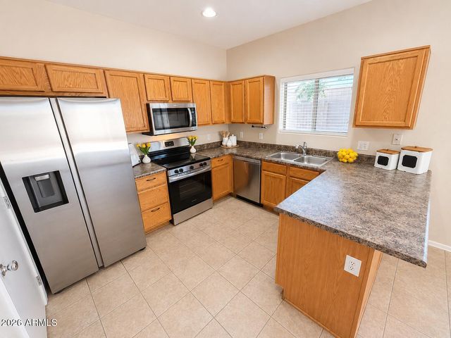 5158 W SHAW BUTTE Drive, Glendale, AZ 85304