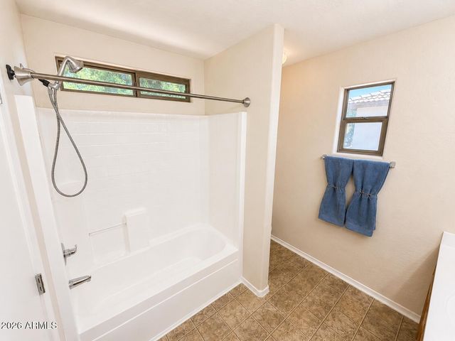 5158 W SHAW BUTTE Drive, Glendale, AZ 85304