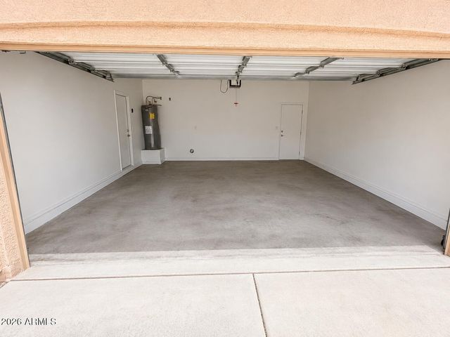 5158 W SHAW BUTTE Drive, Glendale, AZ 85304