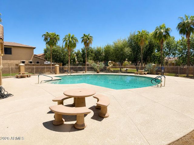 5158 W SHAW BUTTE Drive, Glendale, AZ 85304