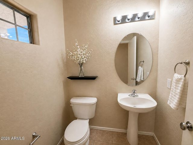 5158 W SHAW BUTTE Drive, Glendale, AZ 85304