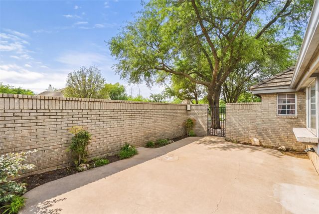 1322 Hi CIR N, Horseshoe Bay, TX 78657