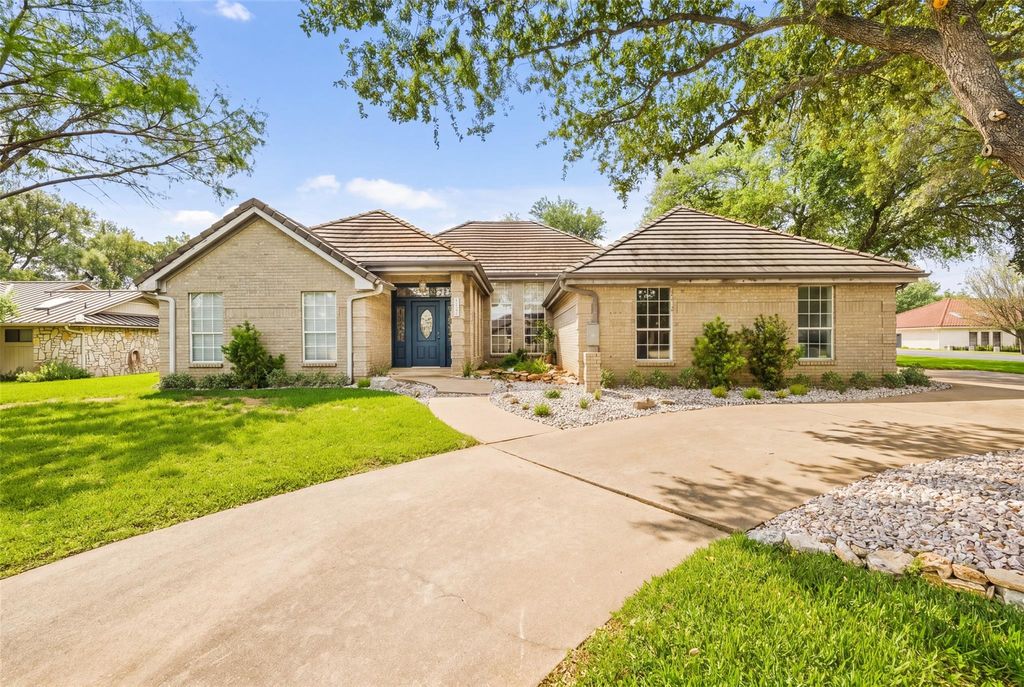 1322 Hi CIR N, Horseshoe Bay, TX 78657