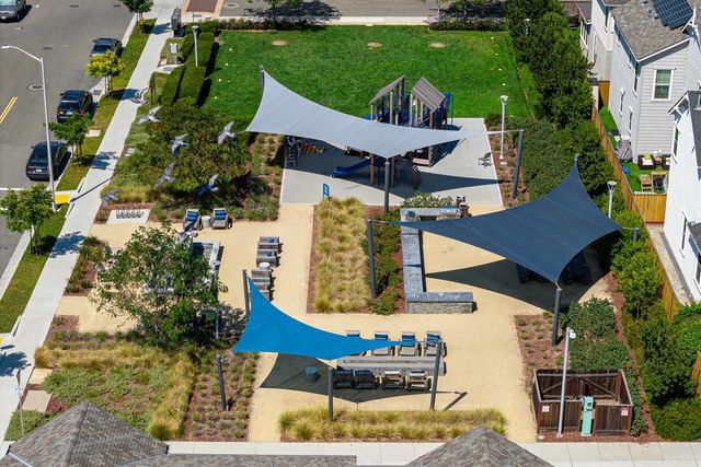 37721 Bay Crest Rd, Newark, CA 94560