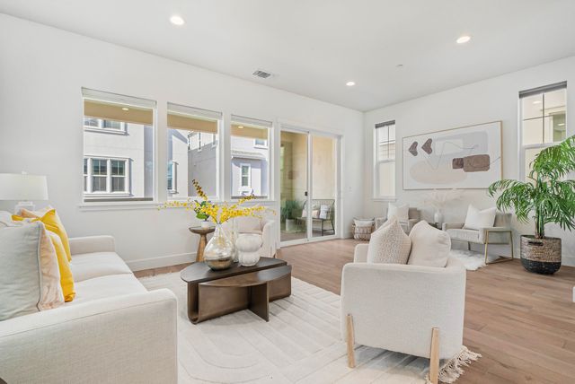 37721 Bay Crest Rd, Newark, CA 94560