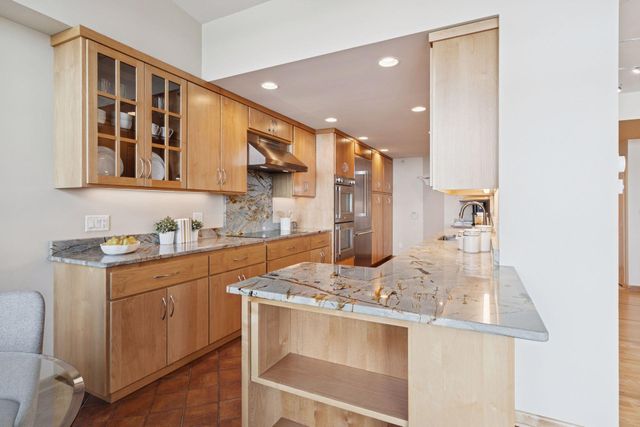 1201 Yale Place 2009, Minneapolis, MN 55403