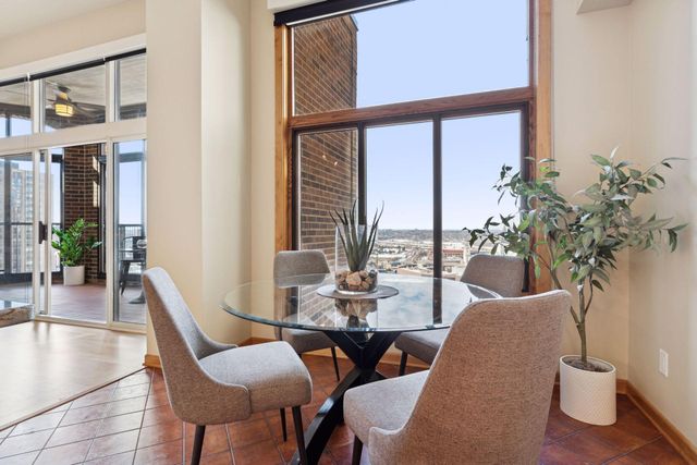 1201 Yale Place 2009, Minneapolis, MN 55403